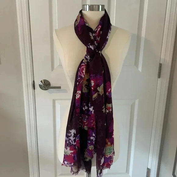 Floral print scarf- burgundy pink and ourple print - Picture 3 of 4